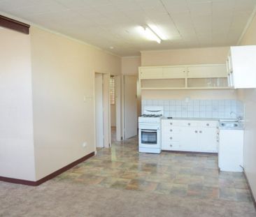 2/122a Russell Street, TOOWOOMBA CITY - Photo 3