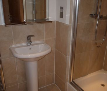 2 bed Apartment - To Let - Photo 2