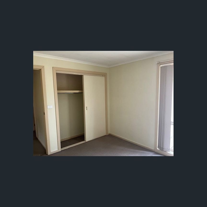 Low maintenance unit - Photo 1