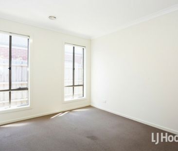 44 Toritta Way, Truganina VIC, Belconnen - Photo 2
