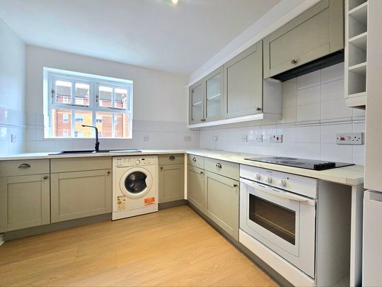 2 Bedroom Apartment, Macmillan Way, London - Photo 1