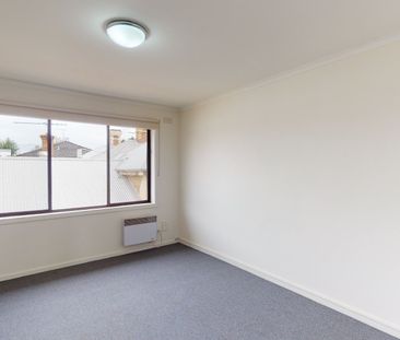 Two bedroom in a sought after location - Photo 2