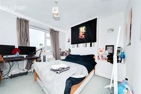 4 bedroom terraced house to rent - Photo 5