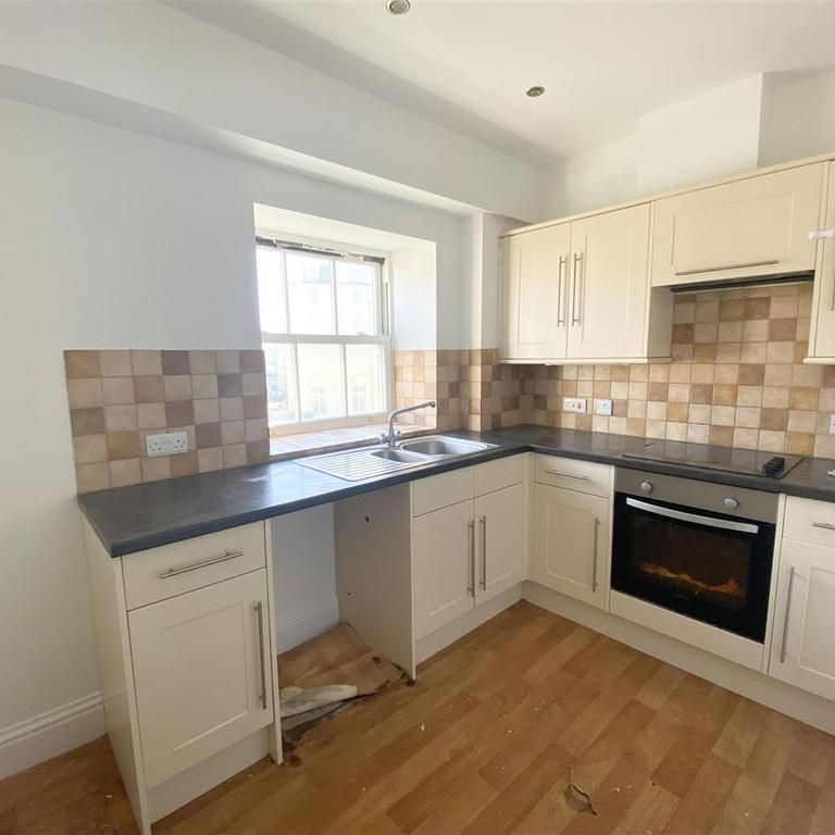 3 bedroom maisonette to rent - Photo 1