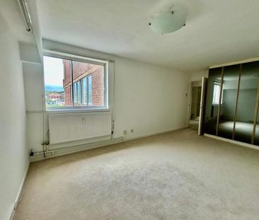 3 bedroom flat to rent - Photo 6