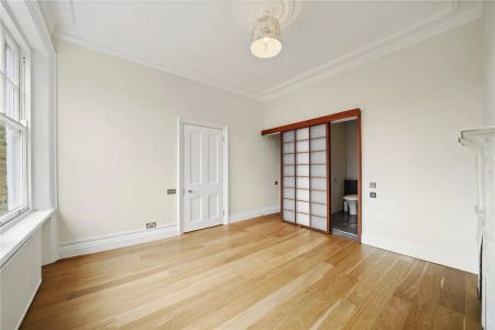 3 bedroom flat in Hampstead - Photo 4