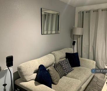 1 bedroom in a flat share to rent - Photo 1