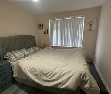 1 bedroom in a house share to rent - Photo 2