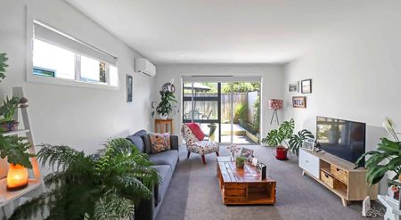 Townhouse Living - Photo 3