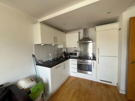 1 bedroom flat to rent - Photo 4