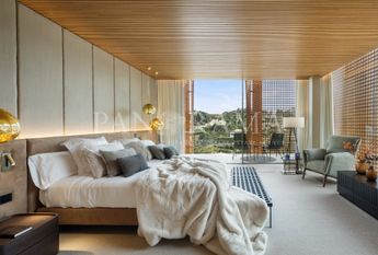 Contemporay villa with five car garage and panoramic sea views in El Madroñal