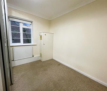 3 bedroom apartment to rent - Photo 2