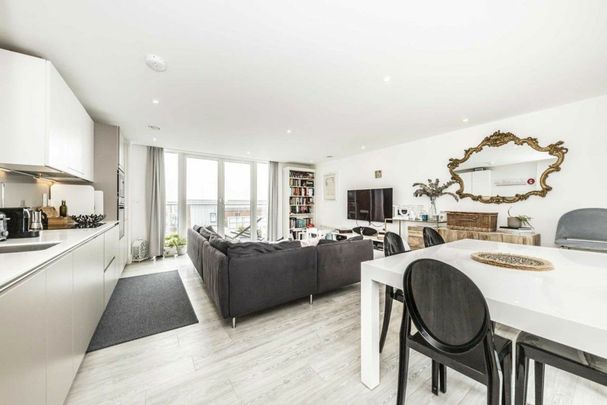 Gaumont Place, Streatham Hill, SW2 - Photo 1