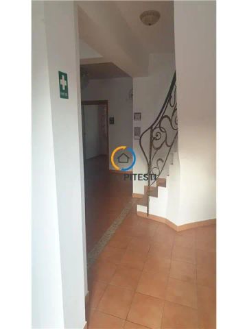 Vila egantă de inchiriat în Centru ideală pentru cabinete, birouri și activități comerciale - Fotografie 5