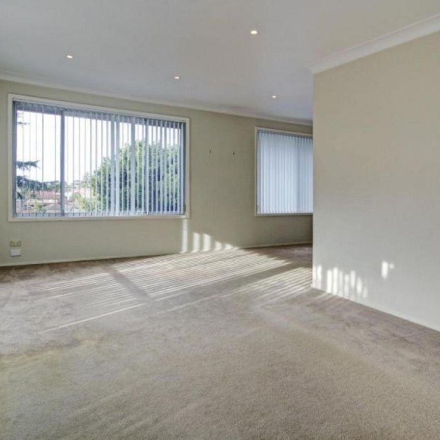1 / 17 Ian Bruce Crescent, Balgownie, NSW 2519 - Photo 1