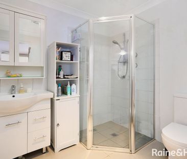 Neat Living in Central Location + Water included - Photo 1