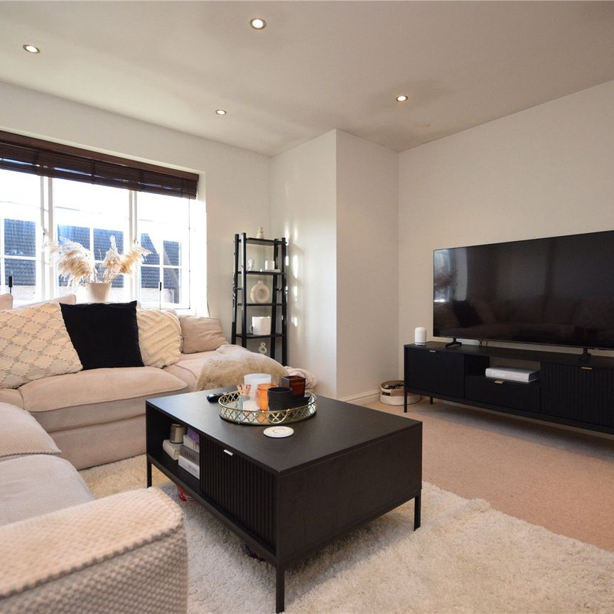 95, Dunlop Avenue, Leeds, West Yorkshire, LS12 6LE - Photo 1