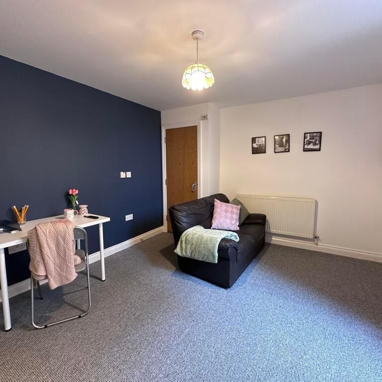 30 Ermington Terrace, Flat 2 - Photo 1