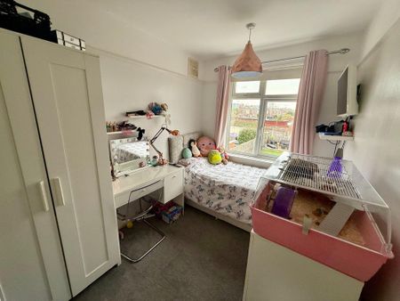 3 bedroom semi-detached house to rent - Photo 5