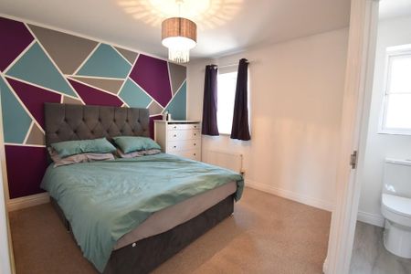 3 bedroom end of terrace house to rent - Photo 3