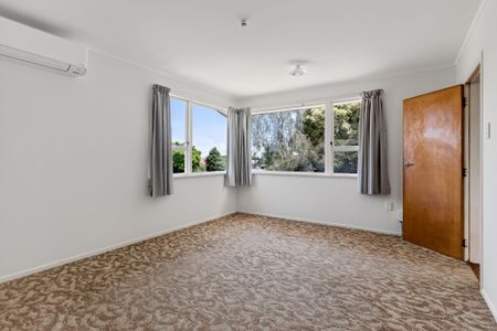 Two Bedroom House For Rent! - Photo 3