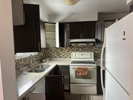 For Lease - 18 Sheldrake Court, Brampton, Ontario - Photo 3