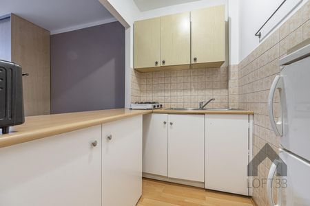 Tania i wyposażona kawalerka na Podwalu w Jaworznie do wynajęcia | Spacer 3D - Zdjęcie 5