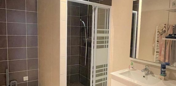 Location Appartement 2 pièces 52m² ETOILE SUR RHONE 26800 - Photo 2