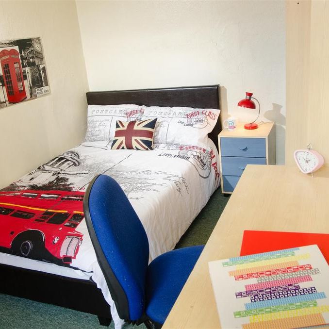 3 bedroom private hall to rent - Photo 1