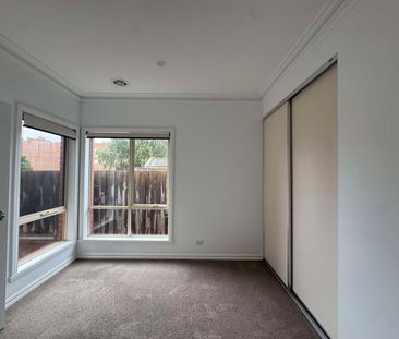 40B Robinson Street, Moonee Ponds VIC 3039 - Photo 6