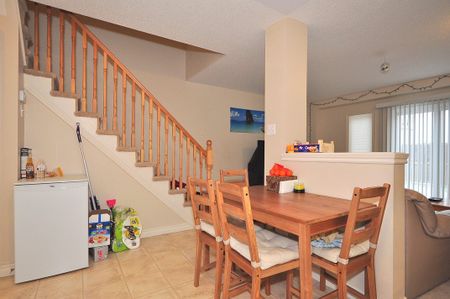 30 Vaughan St, Guelph - Photo 2