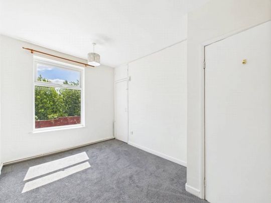 Vernon Avenue, Old Basford, Nottingham, Nottinghamshire, NG6 - Photo 1