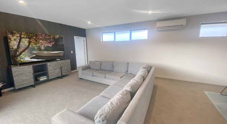 A little gem in Wigram! - Photo 2