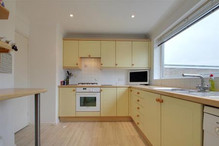 2 bedroom bungalow to rent - Photo 2