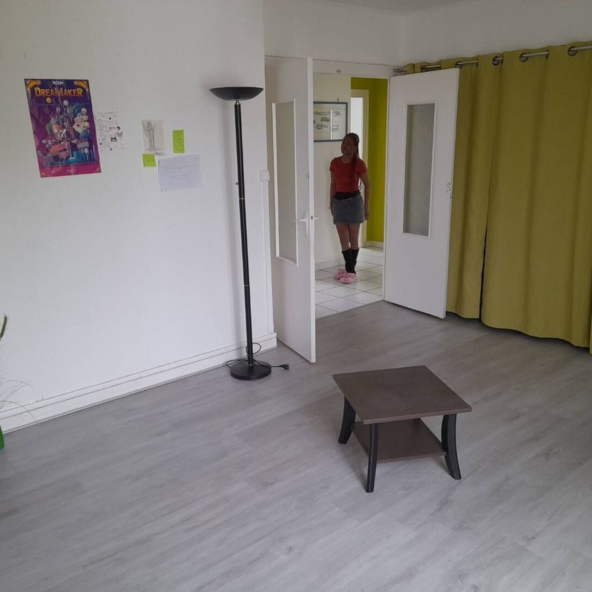 COLOCATION A 2 - Photo 1