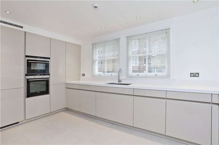 Beautifully refurbished mews house finished in a contemporary style with 2 bedrooms, 2 bathrooms. - Photo 3