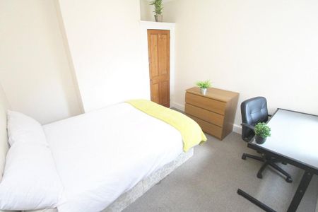 5 bedroom terraced house to rent - Photo 5