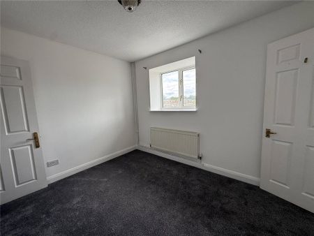 3 bedroom detached house to rent - Photo 3