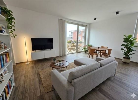 Appartement te huur - Photo 1