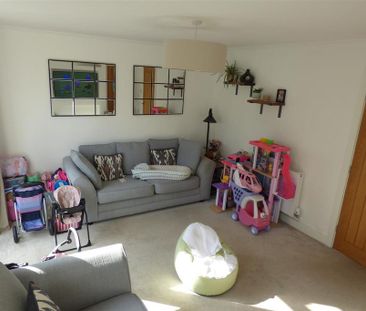 2 bedroom semi-detached house to rent - Photo 2