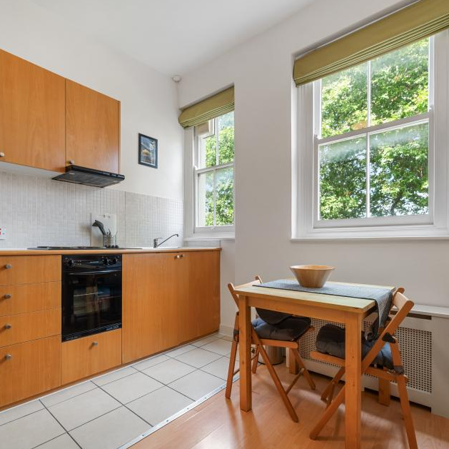Studio to rent - Photo 1