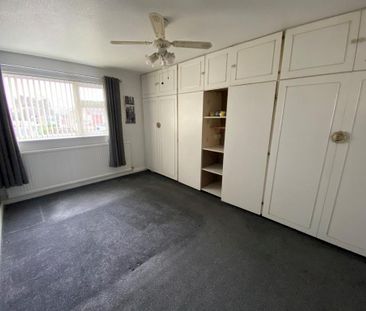 4 bedroom detached house to rent - Photo 6