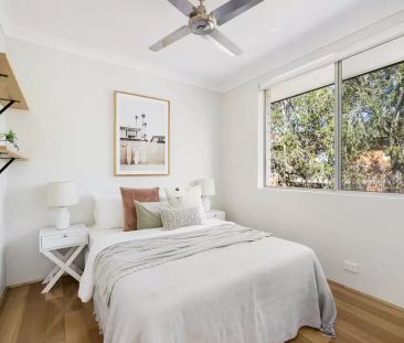 Top-floor apartment with sunny, northern aspect - Photo 2