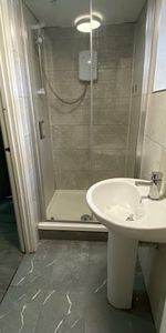 Richards Street - Photo 4