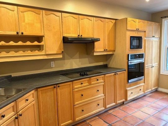 For Lease - 32 Irwin Avenue, Toronto, Ontario - Photo 1