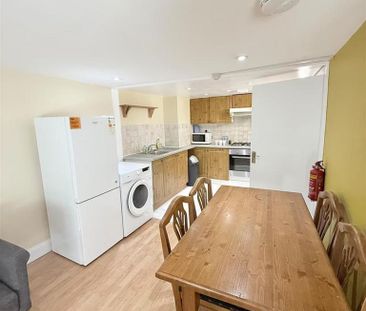 2 bedroom flat to rent - Photo 6