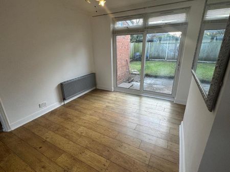 3 bedroom semi-detached house to rent - Photo 2