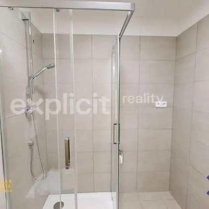 Pronájem bytu 1+kk 33 m - Fotografie 1