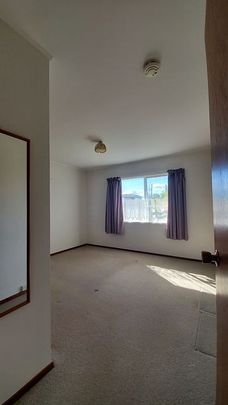 Cozy 2 bedroom unit will sunroom - Photo 1