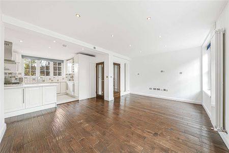 A spacious two bedroom apartment in the heart of St. John's Wood - Photo 3